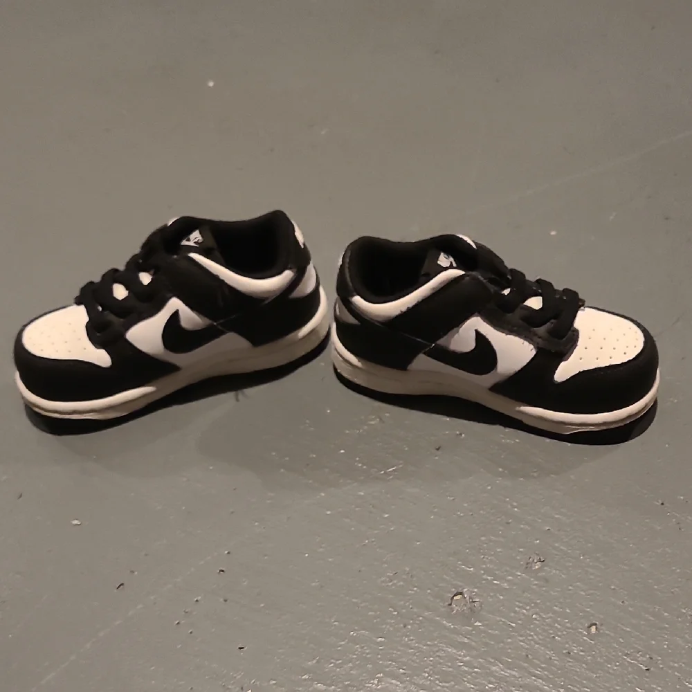 Nike Kids Black and White Sneakers - Picture 3 of 7